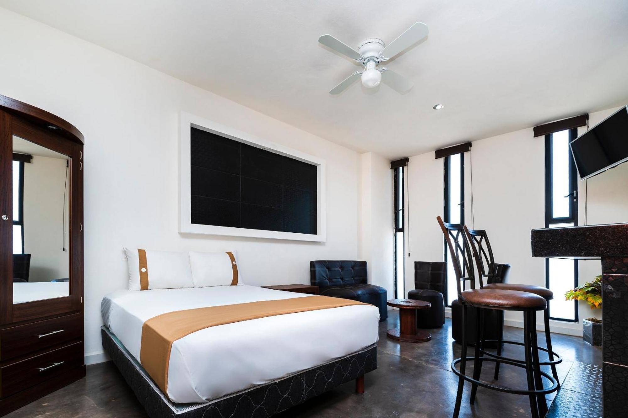 Capital O Hotel Joyma Suites, San Luis سان لويس بوتوسي المظهر الخارجي الصورة